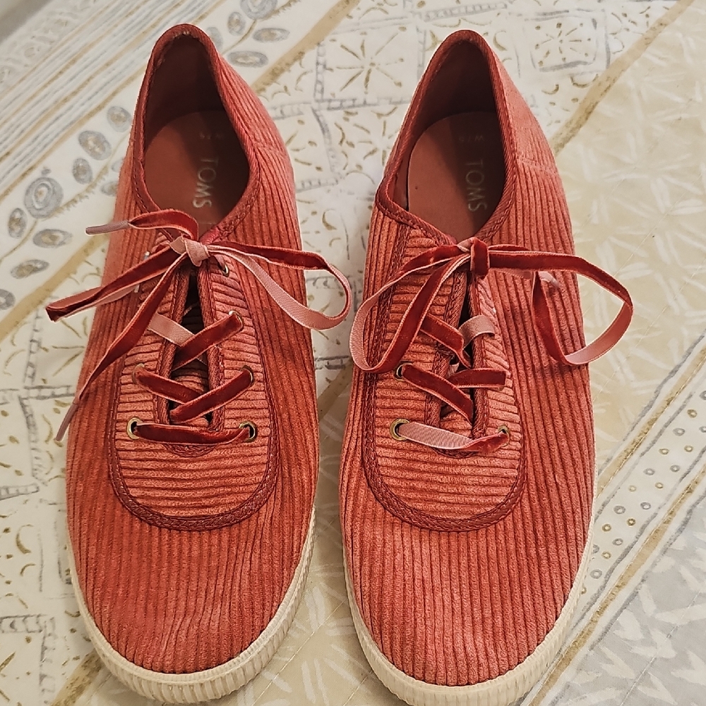 Toms Women's Corduroy Lace-Up Sneakers in Rust Red